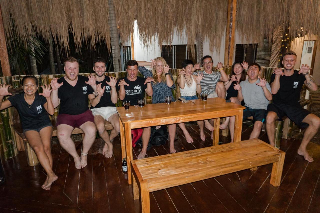 Crazy Bears Hostel Moalboal Exterior foto